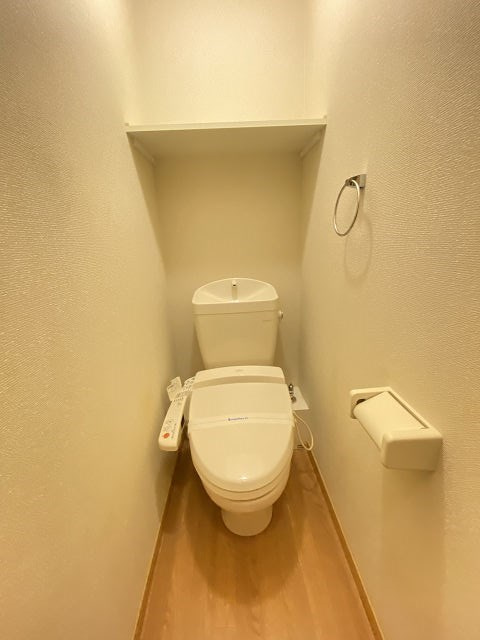 尼崎市長洲西通１丁目のアパートのトイレ|落ち着いたトイレです
