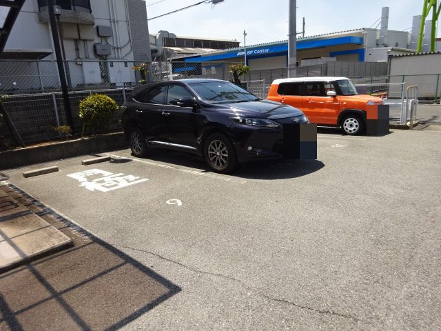 ニューバーリヤ学院坂の駐車場