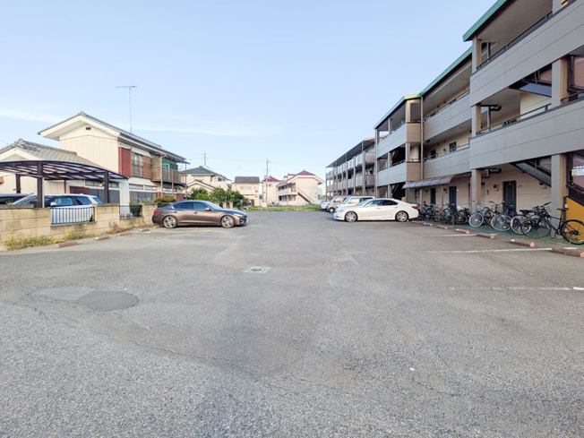 【駐車場】 | ネオウイング | 駐車場