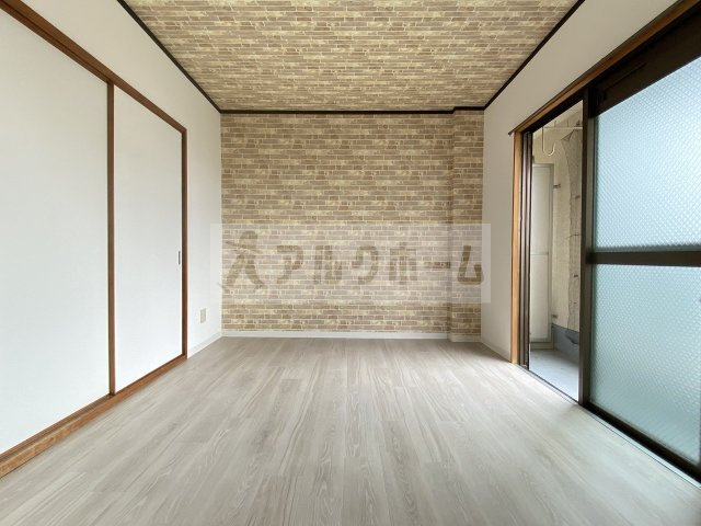 柏原市法善寺４丁目の賃貸マンションの洋室