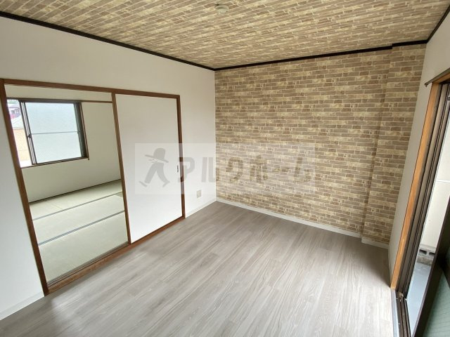 柏原市法善寺４丁目の賃貸マンションの洋室