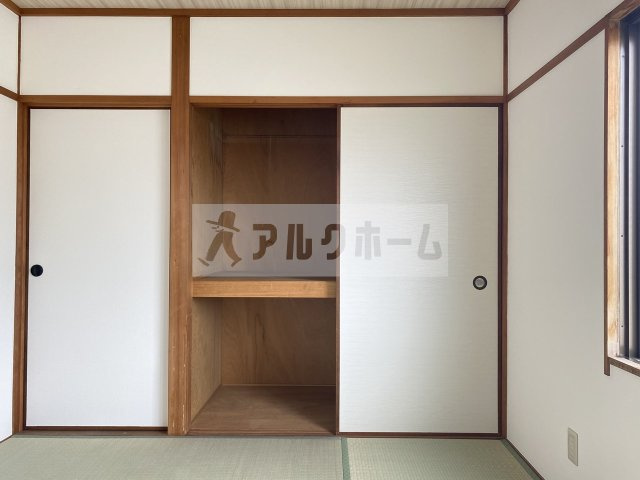 柏原市法善寺４丁目の賃貸マンションの収納