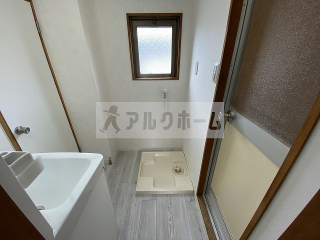 柏原市法善寺４丁目の賃貸マンションの洗面所
