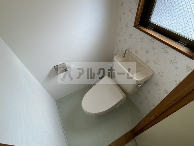 柏原市法善寺４丁目の賃貸マンションのトイレ