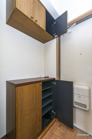 レジデンス西和田の玄関|下駄箱