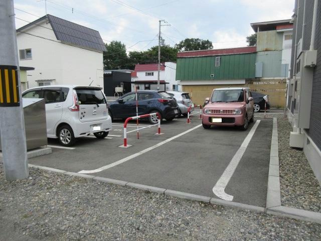 ブルースカイの駐車場