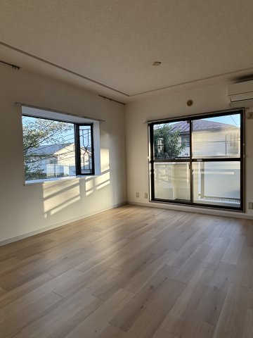 サニークレスト港南の居間・リビング