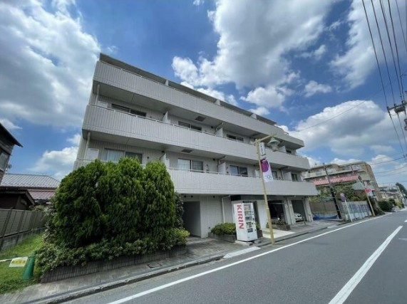 【外観】 | プレール・ドゥーク下井草 | 鉄筋コンクリート造のがっちりとした建物。