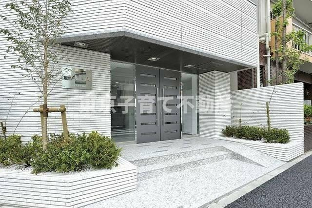 文京区本駒込５丁目の賃貸マンションのエントランス