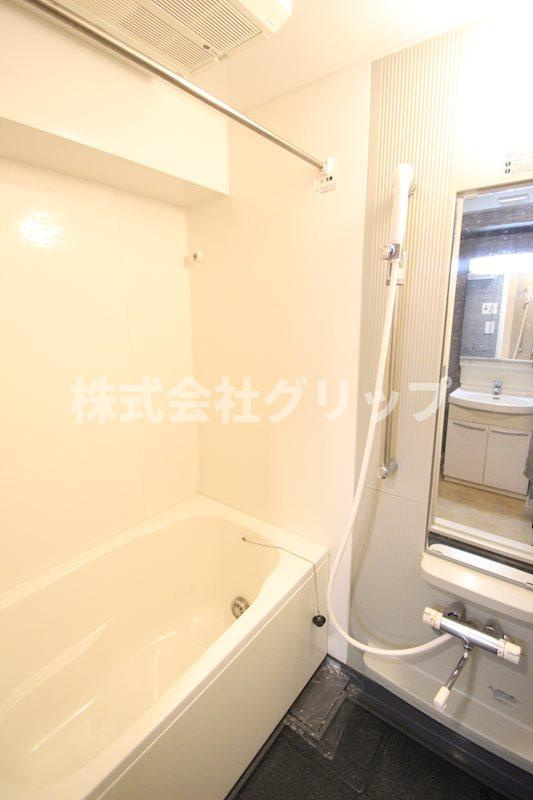 横浜市西区高島２丁目の賃貸マンションの浴室