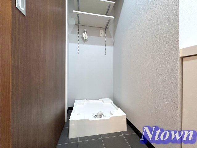 【設備】 | ザ・シンフォニア新栄 | 洗濯機置き場です。