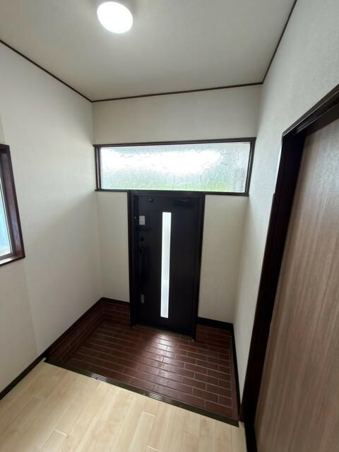 八千代台東６丁目戸建の玄関