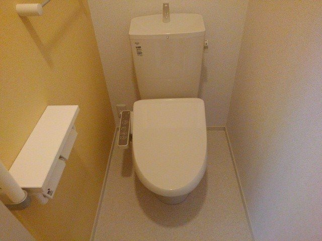 リエート　大日のトイレ|落ち着いた色調のトイレです