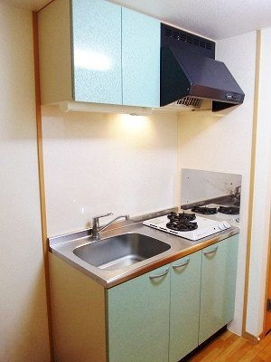 カレント．タウニーのキッチン|コンパクトなキッチンで掃除もラクラク