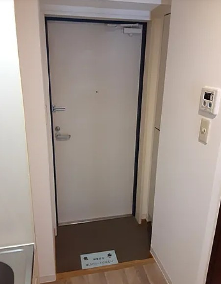 アクシーズグランデ高鼻町の玄関