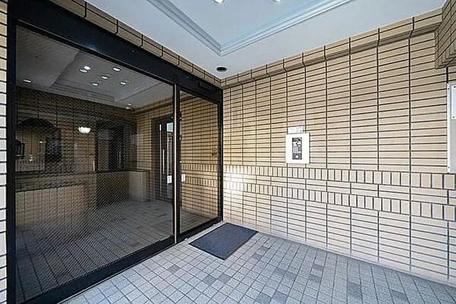 ワコーレ武蔵浦和のエントランス