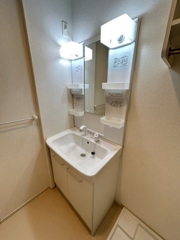 ボナール　セカンド　ハイツの洗面所|脱衣スペースもあります