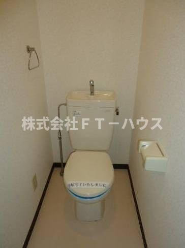 リリーパレスナルシマⅢのトイレ