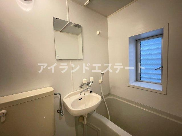 シルバースクエア　3方角部屋　ネット無料　礼金0の浴室