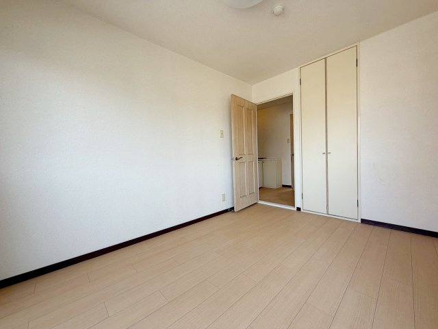 サンハイツ坂末の洋室