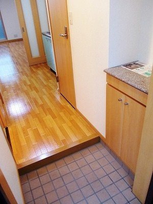 カレント．タウニーの玄関