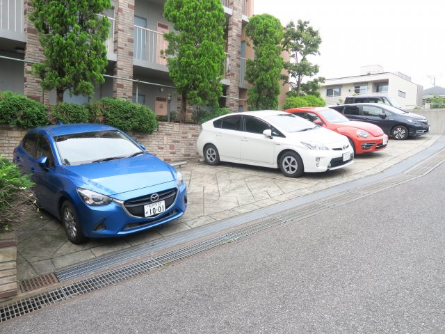 ロミオ&ジュリエットⅠの駐車場