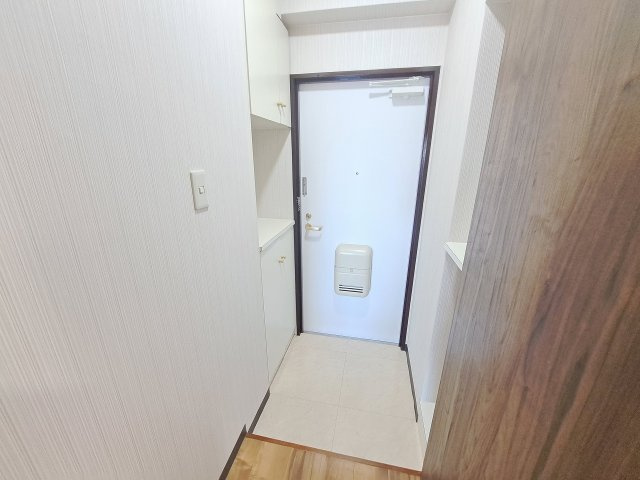 アメノ・カサNARUOの玄関