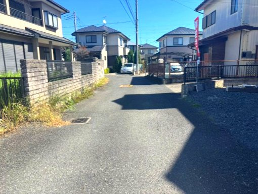 宇都宮市鶴田町中古住宅の前面道路含む現地写真