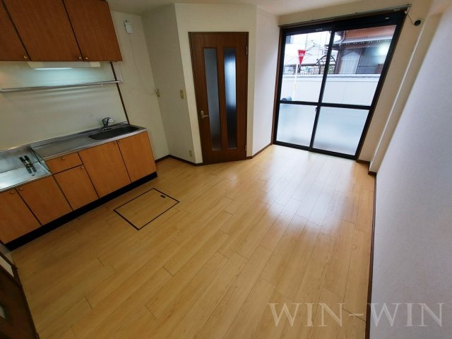 ハートブランシェ Aの居間・リビング|イメージ（同建物内別部屋の写真です）