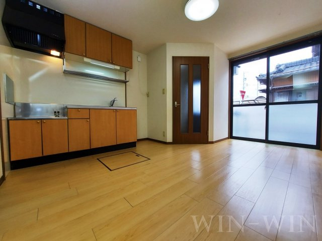 ハートブランシェ Aの居間・リビング|イメージ（同建物内別部屋の写真です）