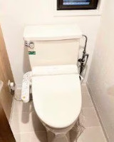 リアライズ柏Ⅰのトイレ|落ち着いた色調のトイレです