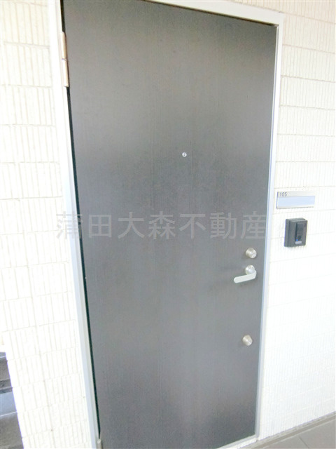 ウェルスクエア蒲田EASTの玄関