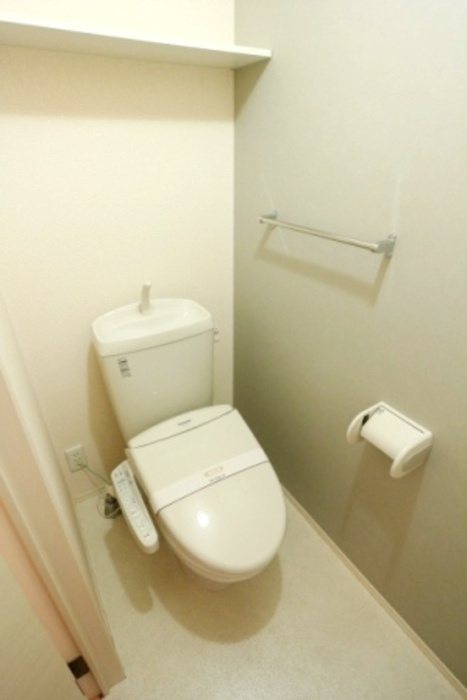 ラフォーレ上ノ台Ｃのトイレ|ゆったりとした空間のトイレです