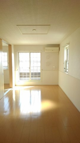 ラ・グラース　　　刈谷市近郊の賃貸はクラスホーム刈谷店の居間・リビング|使いやすい居間です