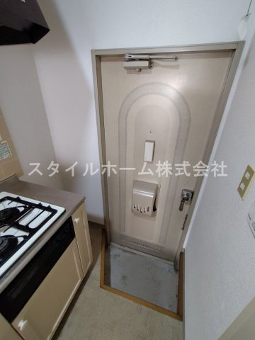 フォーブル鴨田の玄関|別部屋写真です。