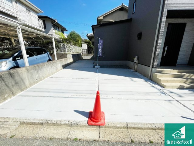 ■24日(土)25日(日)現地ご見学可能！　豊能郡豊能町新光風台　第1期　限定1邸の駐車場|駐車スペース！散水栓があるので、こまめに愛車を洗えます！