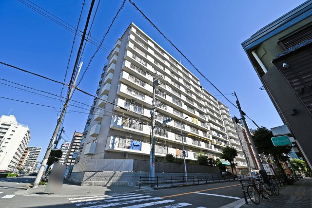 新大阪ホワイトハイツの外観|ご不明な税金・諸費用についても丁寧にサポートいたします。現地見学で、住まいのイメージやご希望をぜひお聞かせください。