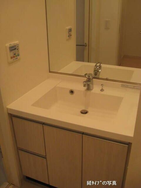 コンフォリア東池袋ＥＡＳＴの洗面所