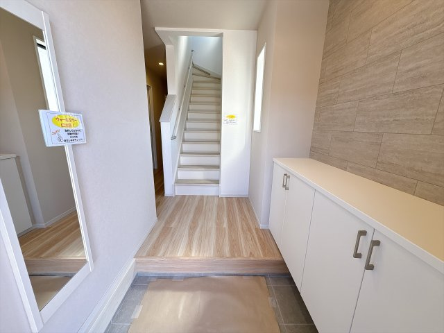 柏市高田６期の玄関