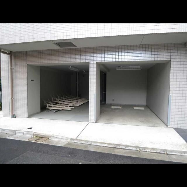 Ｖｅｒｏｎａ板橋本町ＬＵＳＳＯの駐車場
