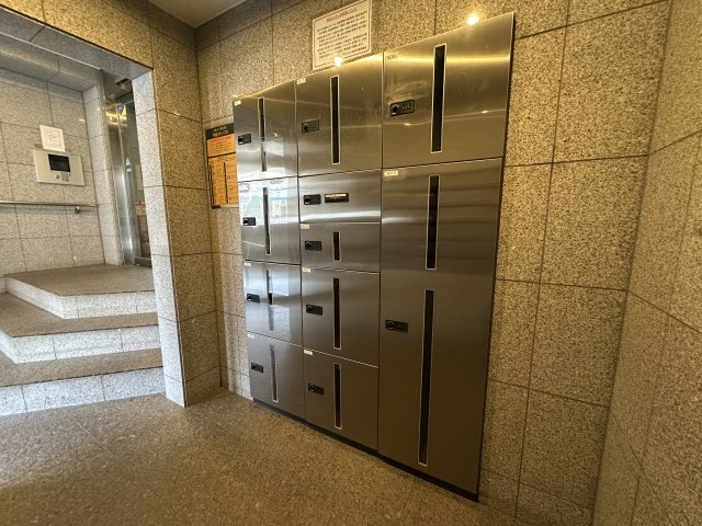 シーガルパレス桜木町のその他共用部分|不在時にもあると大変便利な宅配ボックスを完備。