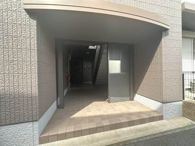 シャーメゾンキサ砥堀のエントランス