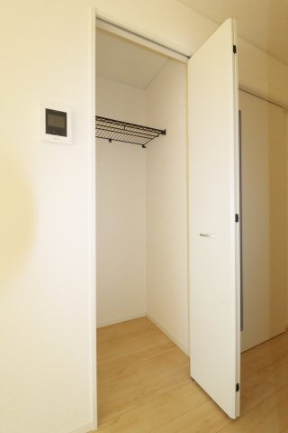 鏡石町境　　　2号棟　　　鏡石第１小学校、鏡石中学区の収納|リビング収納♪