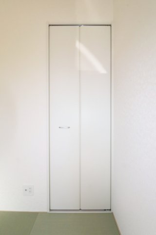 鏡石町境　　　2号棟　　　鏡石第１小学校、鏡石中学区の収納