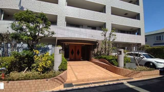 エスリード塚口の玄関