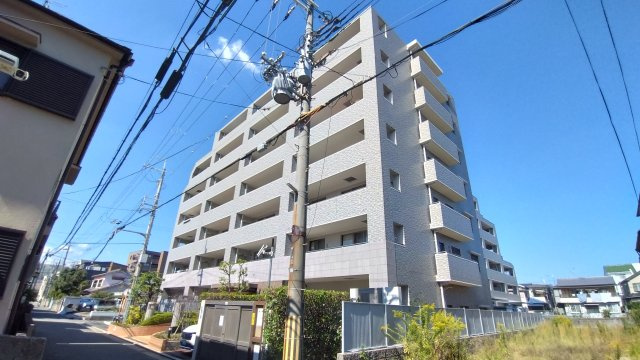 エスリード塚口の外観