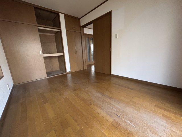 前田町戸建ての洋室|１階洋室６帖