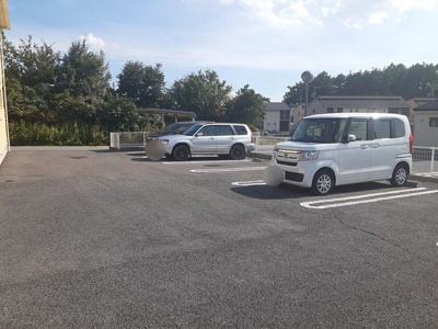 【駐車場】 | フィオーレかりん　Ａ