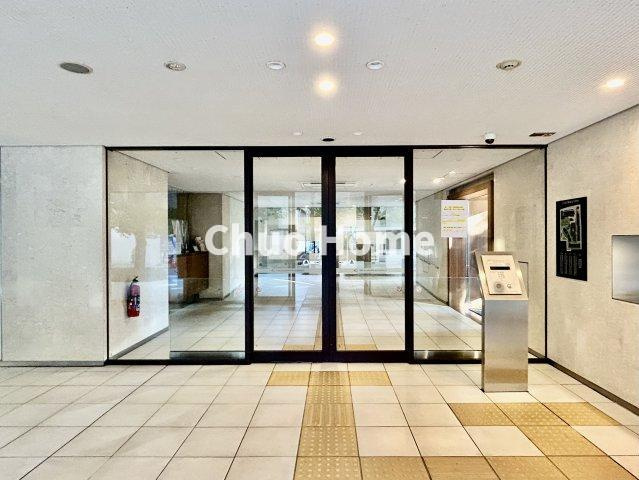 亀戸レジデンスの防犯設備|【オートロック】オートロックシステムでセキュリティ充実。当たり前ですが、安全で安心して暮らすのって大事ですよね。お探しのご条件でオートロック付きの物件を探す方も多いですがやはりセキュリティは大事です。