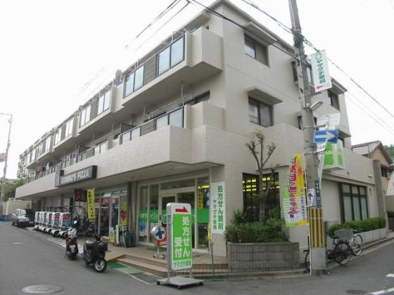 エスト千里丘の外観